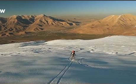دانیشتووانی خوراسان داوادەکەن گرنگی بە بواری وەرزشی سەر بەفر بدرێت