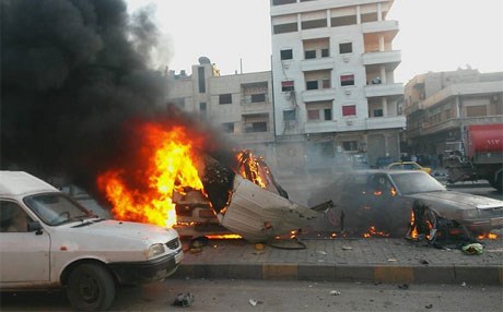 بەڤیدیۆ.. دەیان کەس بەهۆی دوو تەقینەوە لە حمس کوژران
