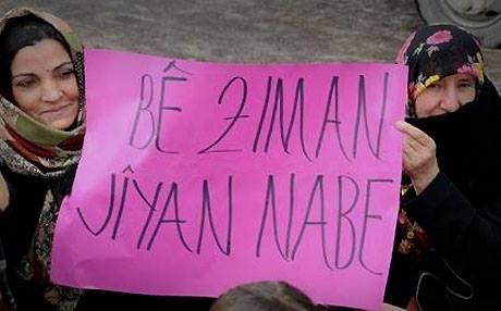 Rewşenbîrên kurd ji ber kurdî gazindan ji siyasetmedaran dikin