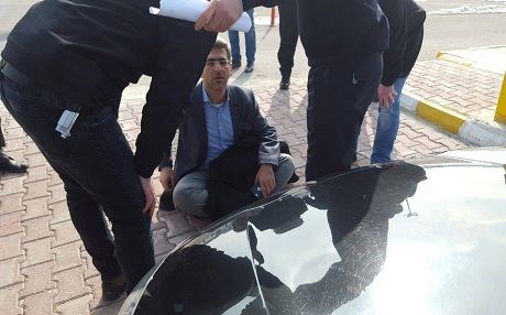 Vîdyo- Parlamenterê HDPê Adem Geverî rêya balafirgehê girt!