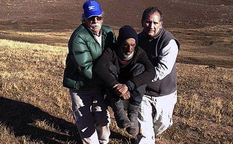 لە ترسی پۆلیس رادەکات و جرج دەخوات