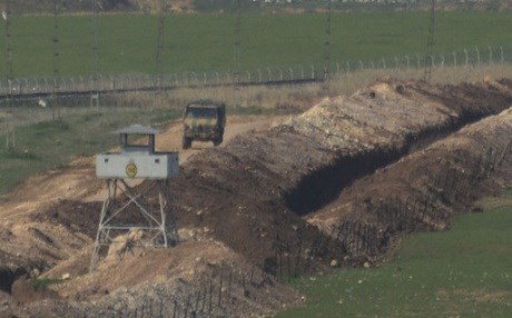 Tirkiyê, li ser sînor xendeq kolaye û tijî mîn kiriye!