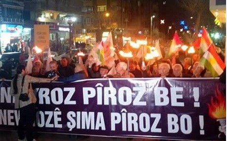 PAK’tan meşaleli yürüyüş