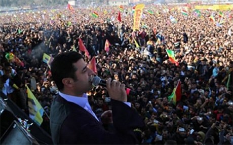 دەمیرتاش: بە رۆحی قازی محەممەد، شێخ سەعیدی پیران و بارزانی تێدەکۆشین