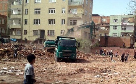 Amed – Navenda tenduristiyê rûxandin, kirin qereqol!