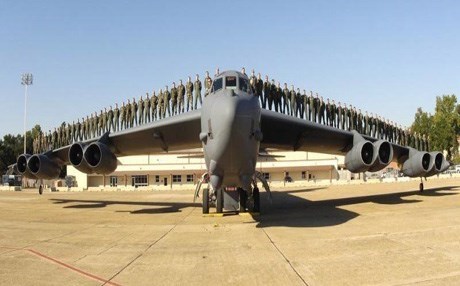 أمريكا تنشر قاذفات B-52 في قطر لقتال داعش
