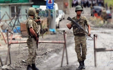 Yol kenarında ölü 1 astsubay