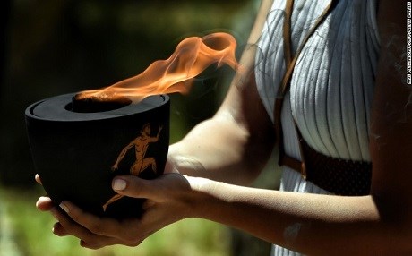 Olimpiyat meşalesi yakıldı