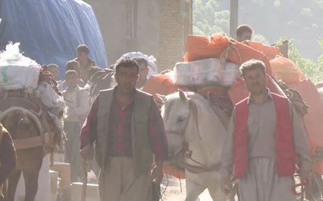 ئێران دەروازە سنوورییەکانی بەڕووی کۆڵبەراندا کردەوە