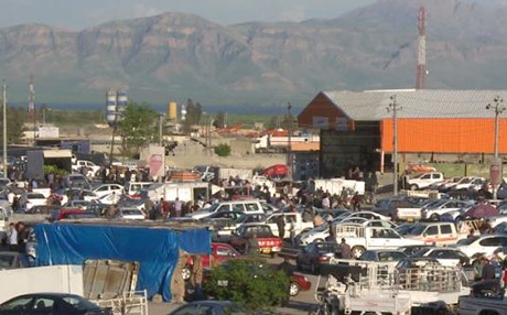 زیادکردنی باجی هاتووچۆ بازاڕی ئۆتۆمبێلە بێ بەڵگەنامەکانی گەرمکردووە