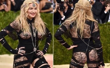 Madonna: Kostümüm politiktir!