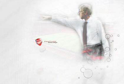 ئارسن ڤینگەر دەمێنێتەوە