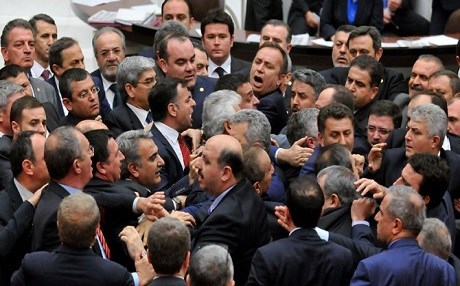 Rakirina parêzbendiyê - HDP û CHP li hemberî AKP û MHP