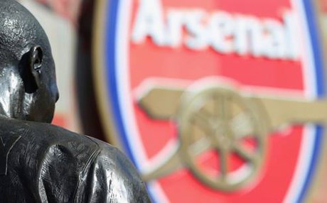 هه‌موو جیهان گۆڕا ئارسناڵ هه‌ر نه‌یبرده‌وه‌