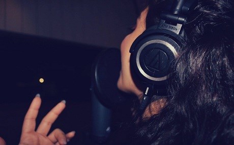 Kürt kızından İngilizce single