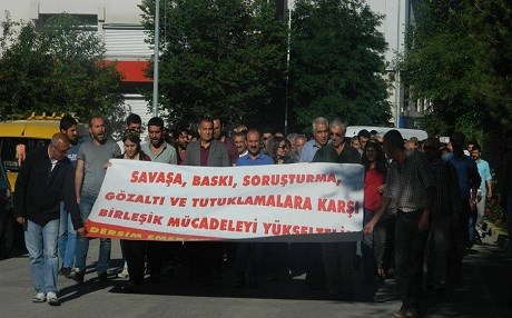 DÊRSÎM – ‘Rê li ber kuştinên kiryar nediyar vedibe’