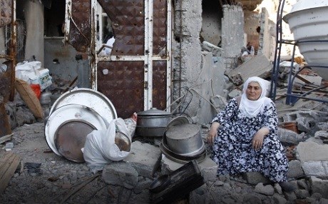 SÛR – Xelk birîna xwe derman dike