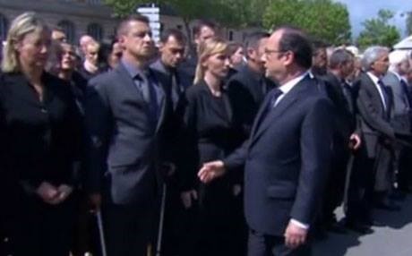 بەڤیدیۆ؛ پۆلیسێک سەرۆك و سەرۆكوەزیرانی فەرەنسا شەرمەزار دەکات