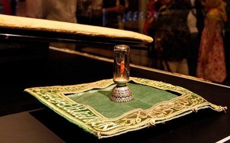 Sakal - ı Şerif’i çaldılar