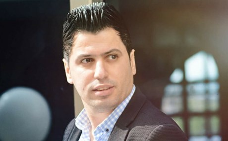 بەهمەن کەمال ئەلبومێکی گۆرانی بڵاودەکاتەوە