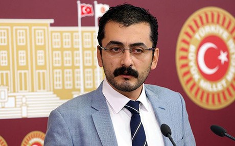 پەرلەمانتارێکی جەهەپە لە فڕۆکەخانەی ئەتاتورك دەستگیر کرا