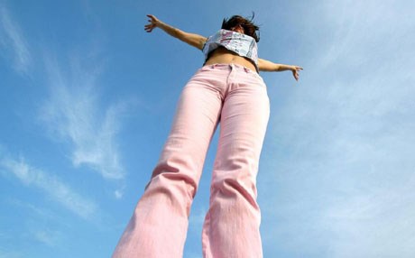 ئەو وڵاتانەی گەلەكانیان باڵابەرزترین خانم و پیاویان تێدایە