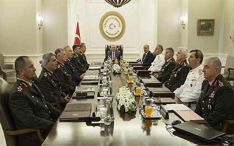 Şûraya Leşkerî ya Bilind di civînê de ye