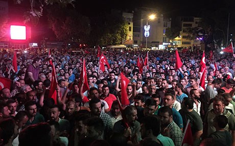 ئێشكگری دیموكراسی!