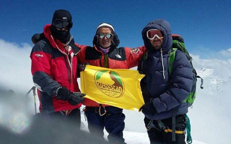 ناوی كوردستان له بەرزترین چیای تاجیكستان دەنووسرێت