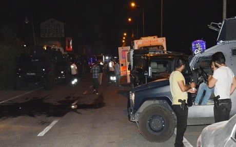 Patlamaya 10 gözaltı