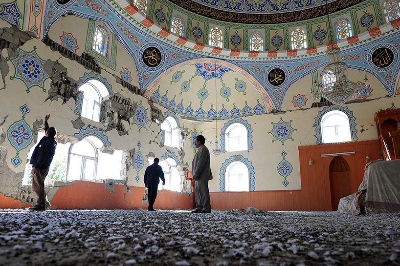 بە وینە: دووەمین ساڵیادی بوومەلەرزەکەی وان