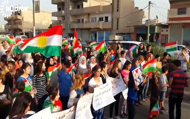 Hundreds protest in Rojava against PYD arrest of... | Rudaw.net