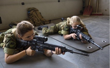 Norveç'te kadınlara zorunlu askerlik