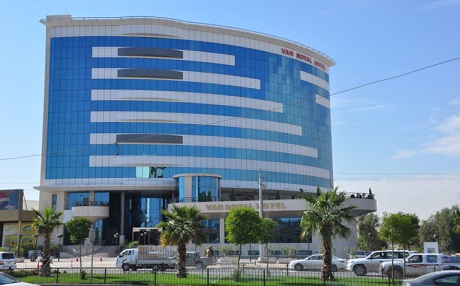 Teqîna Hewlêrê bernameya geştyarên biyanî tevlihev kir