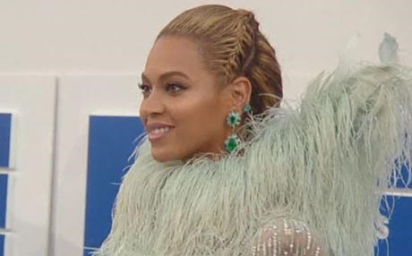 بەڤیدیۆ... رێورەسمی دابەشکردنی خەڵاتی میوزیکی MTV