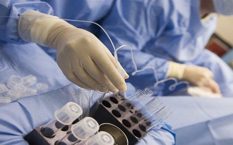 توێژەرانی هۆڵەندی خانمان دەربارەی منداڵی بلووری دڵنیادەکەنەوە