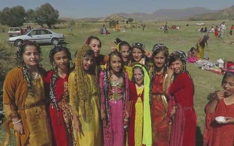 ROJHILATA KURDISTANÊ – Di roja zarokan de kêfxweşiya KURDÎ
