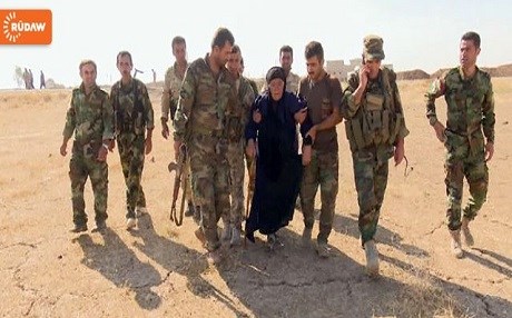 Pêl bi pêl direvin û pêşmerge pêşwaziya wan dike