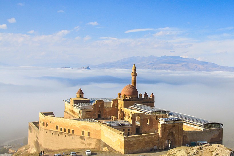 كۆشكی ئیسحاق پاشا لەنێو تەمدا