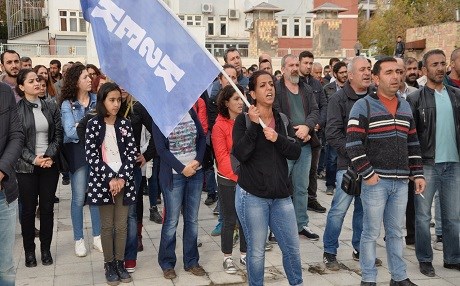 10 hezar karmend ji kar hatin avêtin