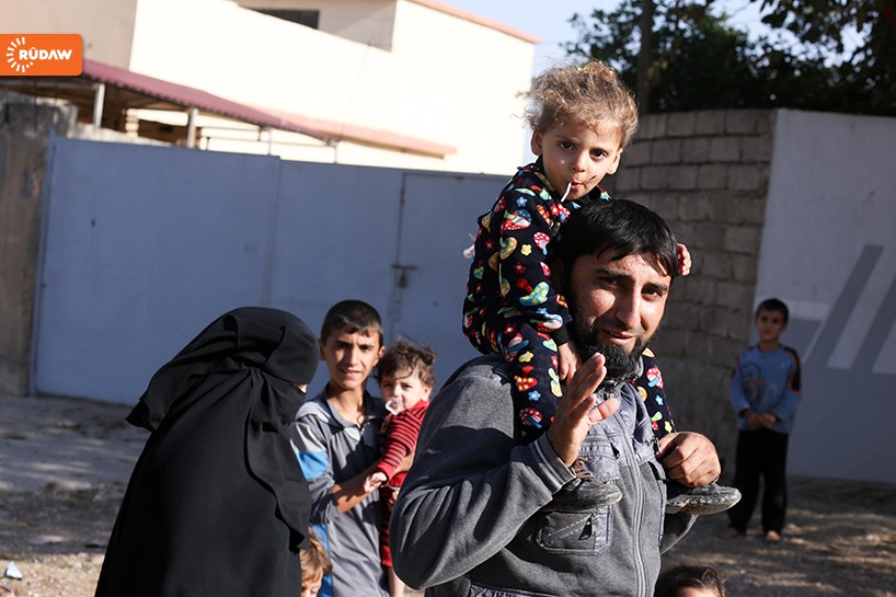 پێشوازی خەڵکی موسڵ لە چوونی سوپای عێراق بۆ ئەو شارە