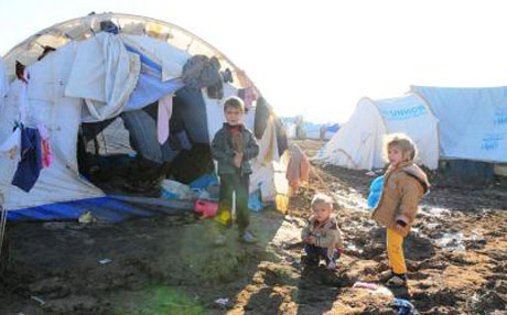 Ji ber bahozê 15 zarokên Rojava yên li Kampa Domiz birîndar bûn