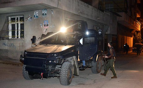 پۆلیسی تورکیا هەڵیکوتایە سەر چەند بارەگایەکی هەدەپە