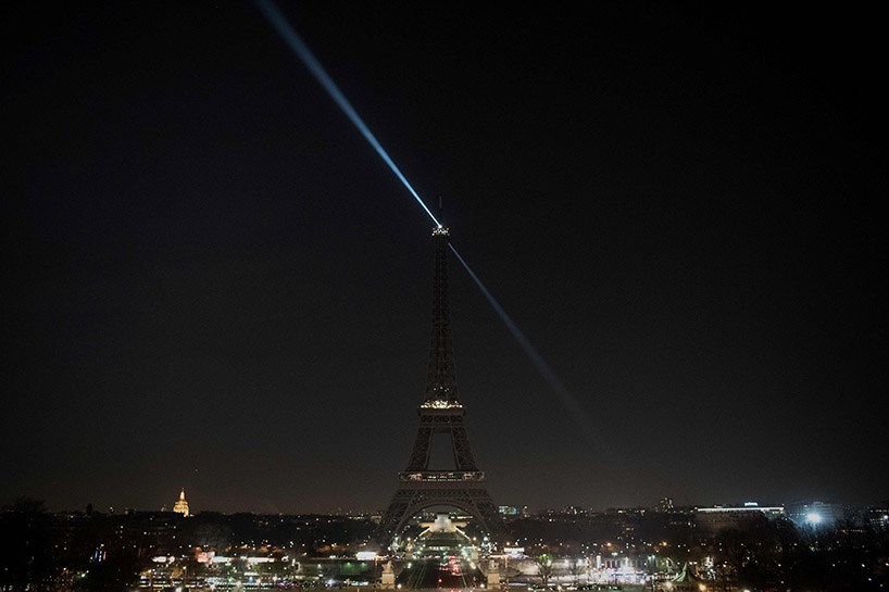 WÊNE – Weke hevxemî bo xelkê Helebê glûpên burce Eiffel a Parîsê hatin vemirandin