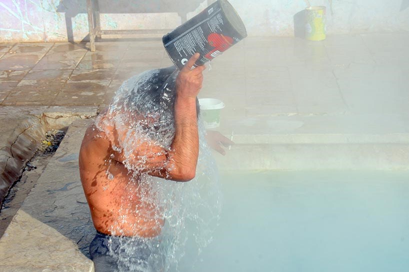 FOTO - Kutup soğuklarında "kaplıca" keyfi