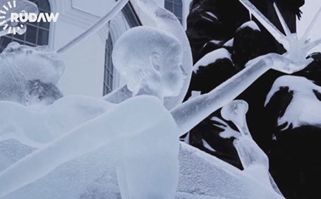 لە رووسیا کێبڕکێی دروستکردنی پەیکەر لە سەهۆڵ بەڕێوەچوو