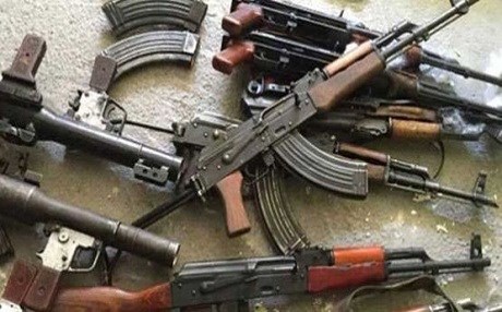 Polîsê Îranê xelkê teşwîq dike çekên neyasayî radest bikin