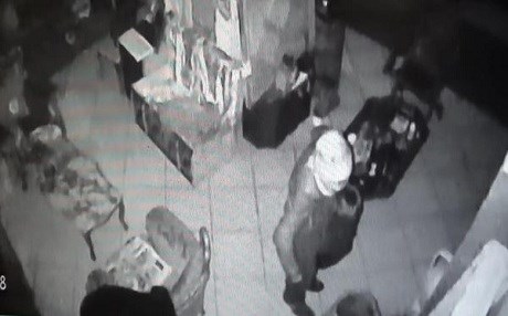 50 bin liralık antika eşya çaldılar