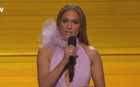 لە رێوڕەسمی خەڵاتەکانی گرامی رەخنە لە بڕیارەکانی ترەمپ گیرا