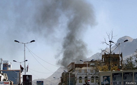 Li Yemenê avahiya wezareta parastinê rastî êrişa xwekujî hat